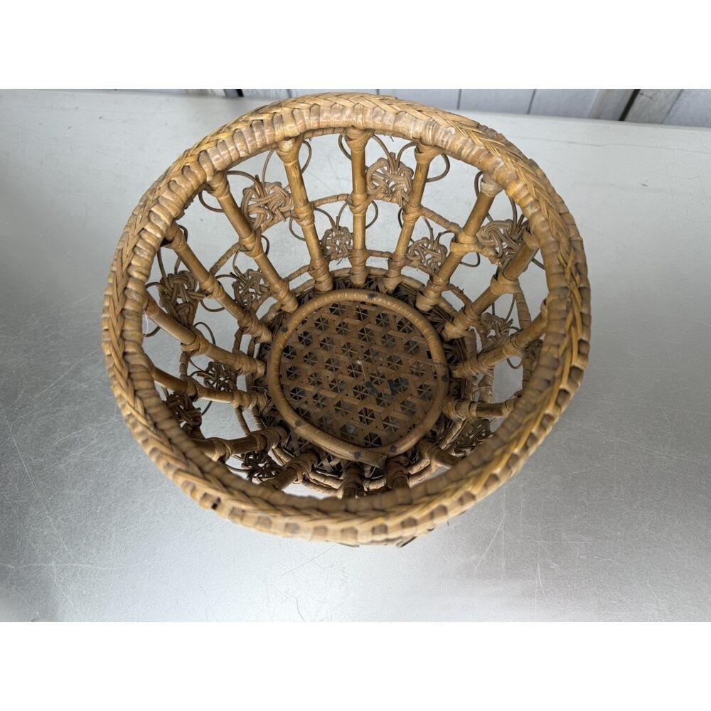 Vintage Basket Wicker Rattan Woven Floral Intricate Primitive Small - Picture 3 of 7
